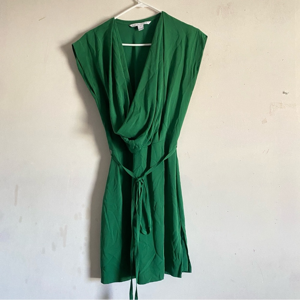 Diane Von Furstenberg 100% Silk Mini Dress green Size 4 Cowl Neck